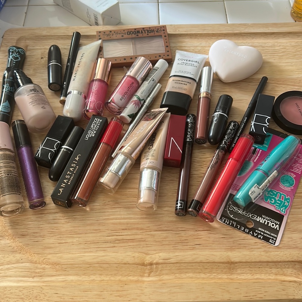 High end makeup bundle